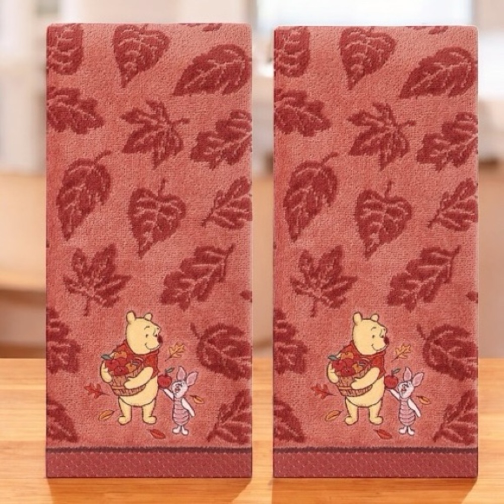 Disney”s Winnie the Pooh & Piglet Leaf Pattern Hand Towel 2pc Set New